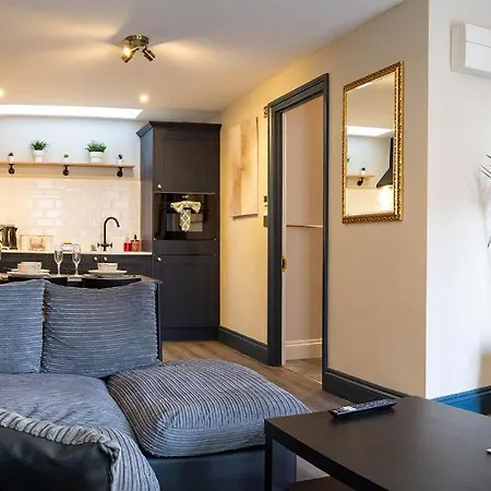 Le Mini Metro Ground Floor By I-stay דירה וויטבי