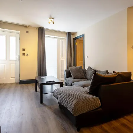 Le Mini Metro - Ground Floor Apartment