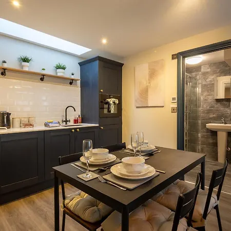 Le Mini Metro - Ground Floor Apartment Whitby